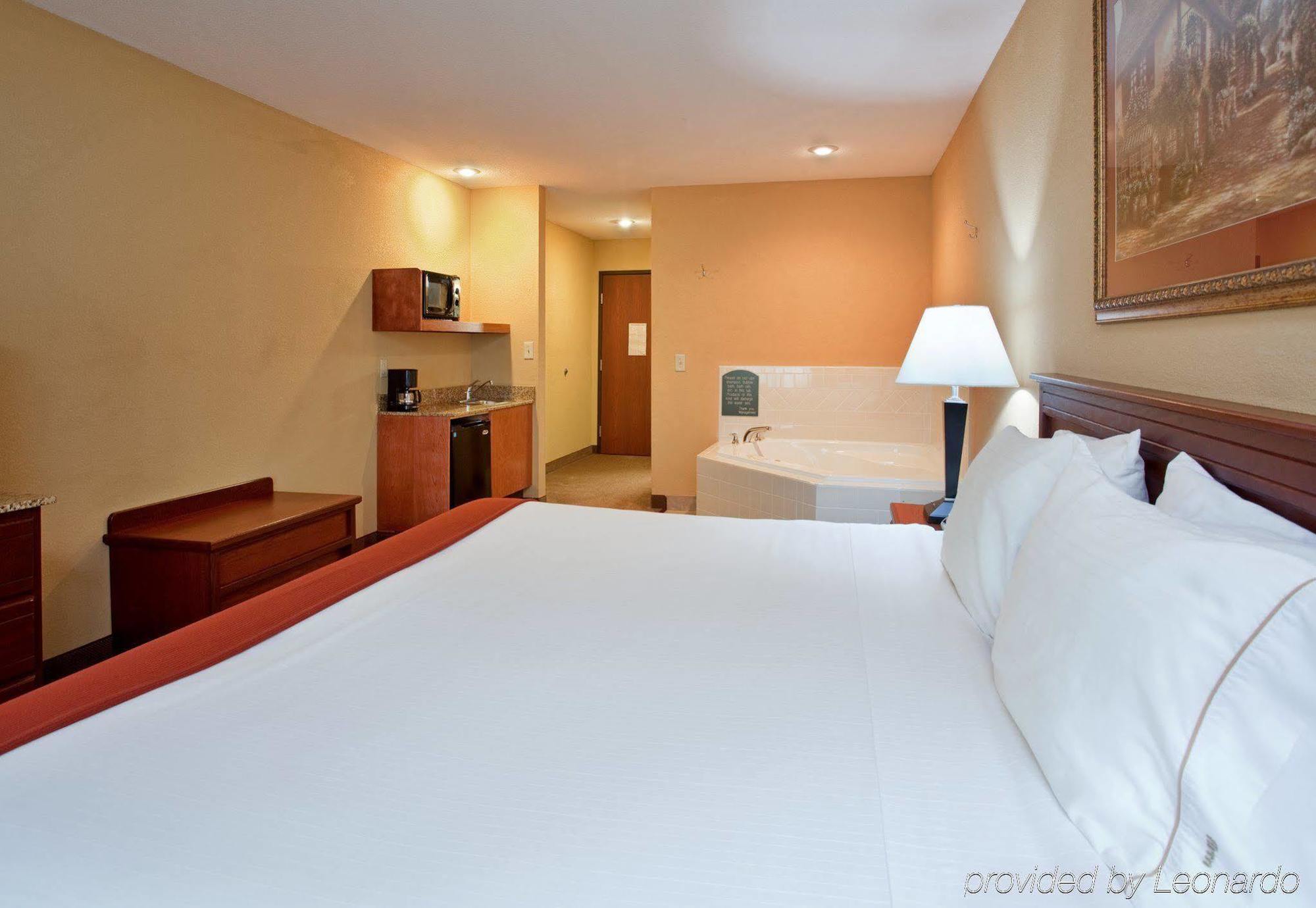Holiday Inn Express Hotel & Suites Maryville By Ihg Rum bild